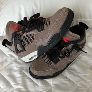 Air Jordan 4 “Taupe Haze”